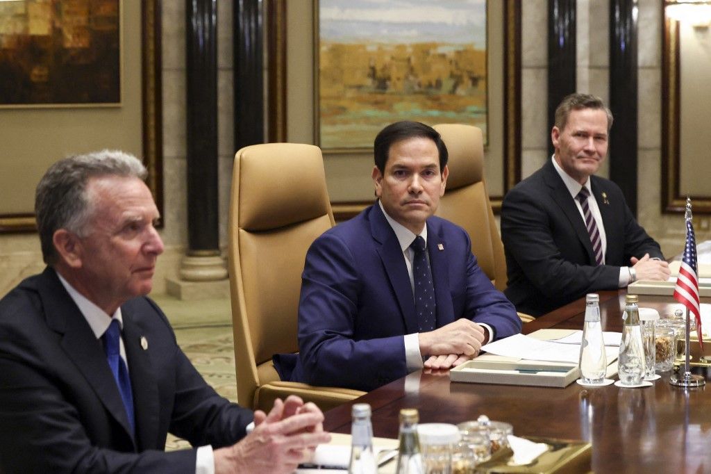 Amerikai részről Marco Rubio külügyminiszter mellett Steve Witkoff közel-keleti különmegbízott és Mike Waltz nemzetbiztonsági tanácsadó is részt vesz az orosz–ukrán háború lezárását célzó megbeszélésen