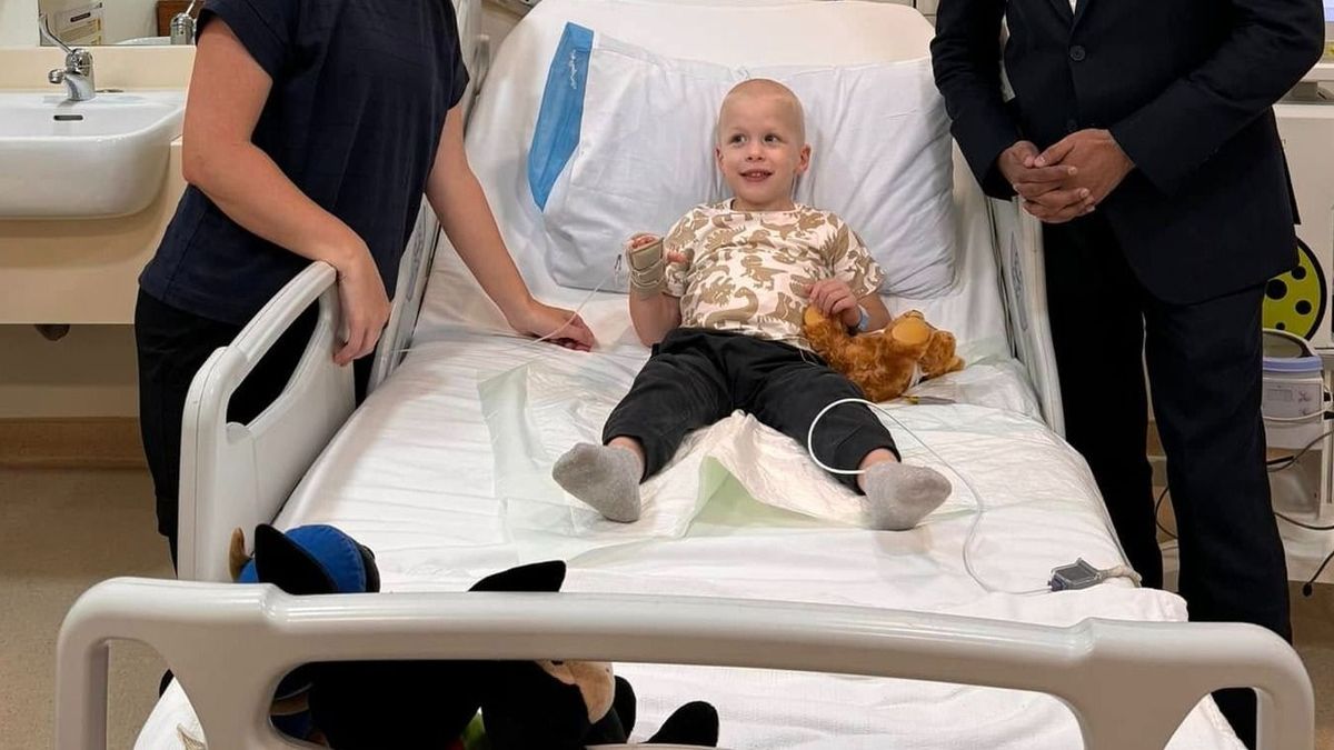 Vissza kell mennie Dubajba a Duchenne-szindrómás kisfiúnak
