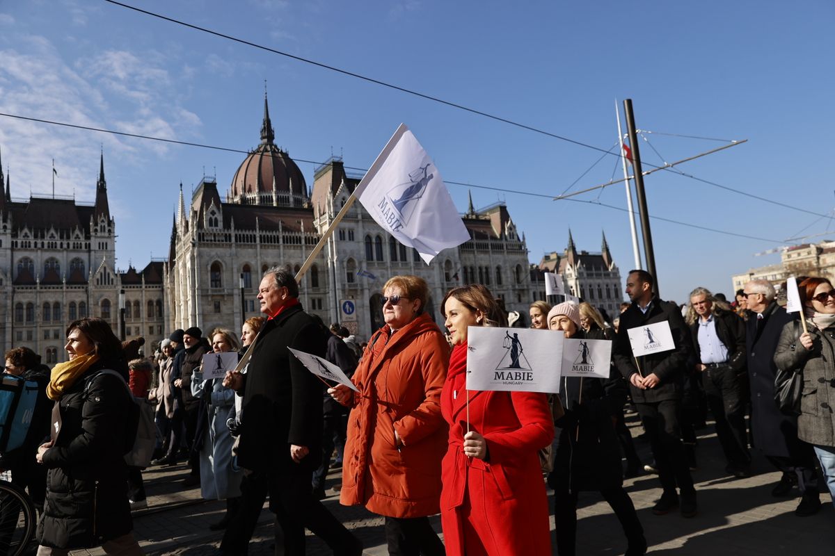 Újabb baloldali tüntetés volt a Kossuth téren. (FOTÓ: KURUCZ ÁRPÁD)