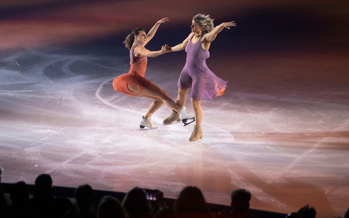 Gabriella Papadakisz és Madison Hubbell közös kűrrel hívta fel a figyelmet az azonos nemű párok részvételének engedélyezésére a műkorcsolya versenyeken