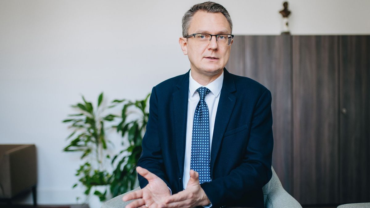 Hungary Engaged in a Major Battle, Migration Pact in the Crosshairs