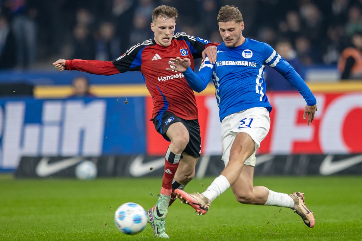 Hertha BSC - Hamburger SV
dpa Picture-Alliance via AFP/25 January 2025, Berlin: Soccer: Bundesliga 2, Hertha BSC - Hamburger SV, Matchday 19, Olympiastadion. Hamburger SV's Emir Sahiti fights for the ball against Berlin's Dárdai Marton Dardai palko (r). Photo: Andreas Gora/dpa - IMPORTANT NOTE: In accordance with the regulations of the DFL German Football League and the DFB German Football Association, it is prohibited to utilize or have utilized photographs taken in the stadium and/or of the match in the form of sequential images and/or video-like photo series. (Photo by Andreas Gora / DPA / dpa Picture-Alliance via AFP)