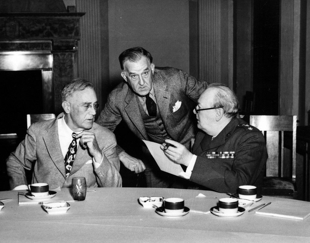 A Jaltai Konferencia. Roosevelt, Steve Early és Winston Churchill. 1945. februárban