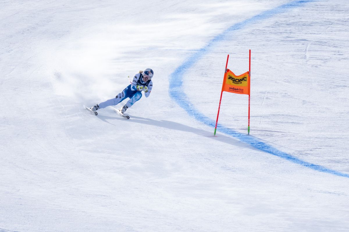 Lindsey Vonn nem ért el jó eredményt, Mikaela Shiffrin és Breezy Johnson viszont aranyérmes lett az alpesi sí világbajnokságon csapatkombinációban