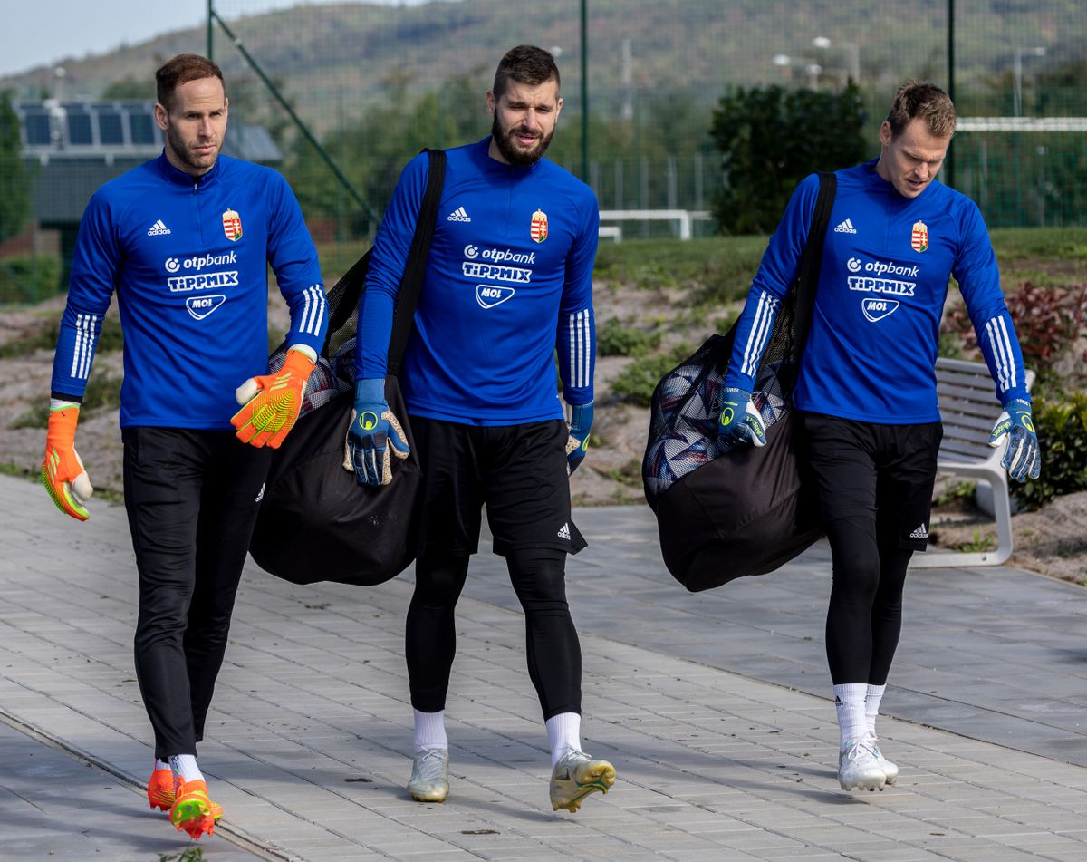 Gulácsi Péter (balra), Szappanos Péter és Dibusz Dénes közül már csak utóbbi kettő válogatott kerettag