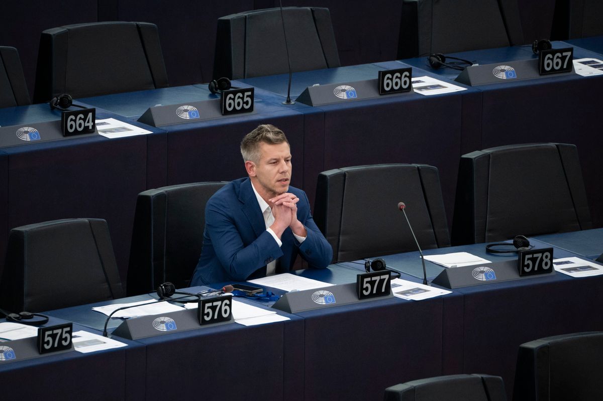 Kocsis Máté szerint Magyar Pétert mentelmi jogával ejtették foglyul Manfred Weberék