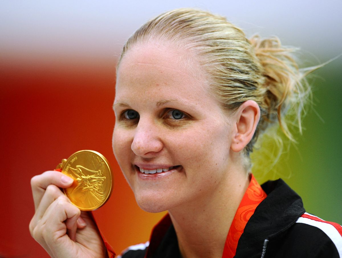 Kirsty Coventry kétszeres olimpiai bajnok, mindkétszer 200 háton lett aranyérmes