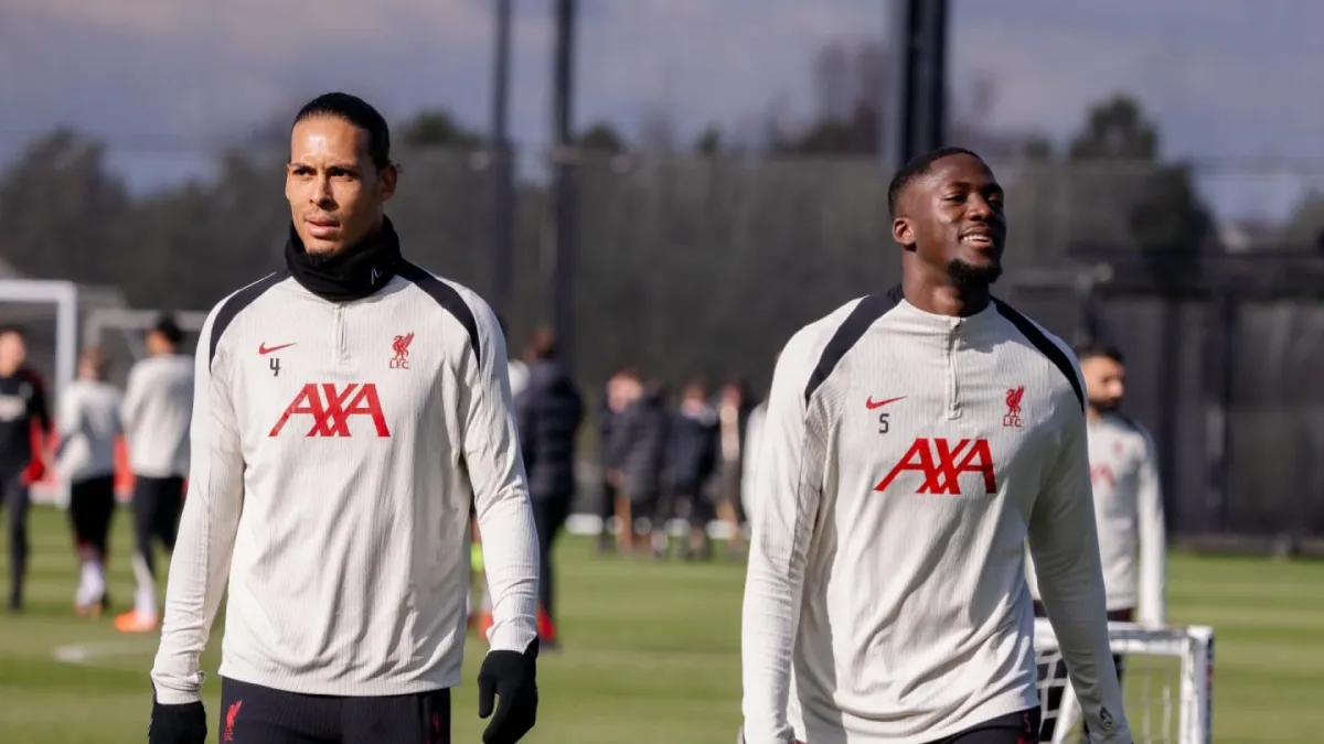 Virgil van Dijk mellett ott lehet a Liverpool védelmében Ibrahima Konate is a Carabao Kupa döntőjében