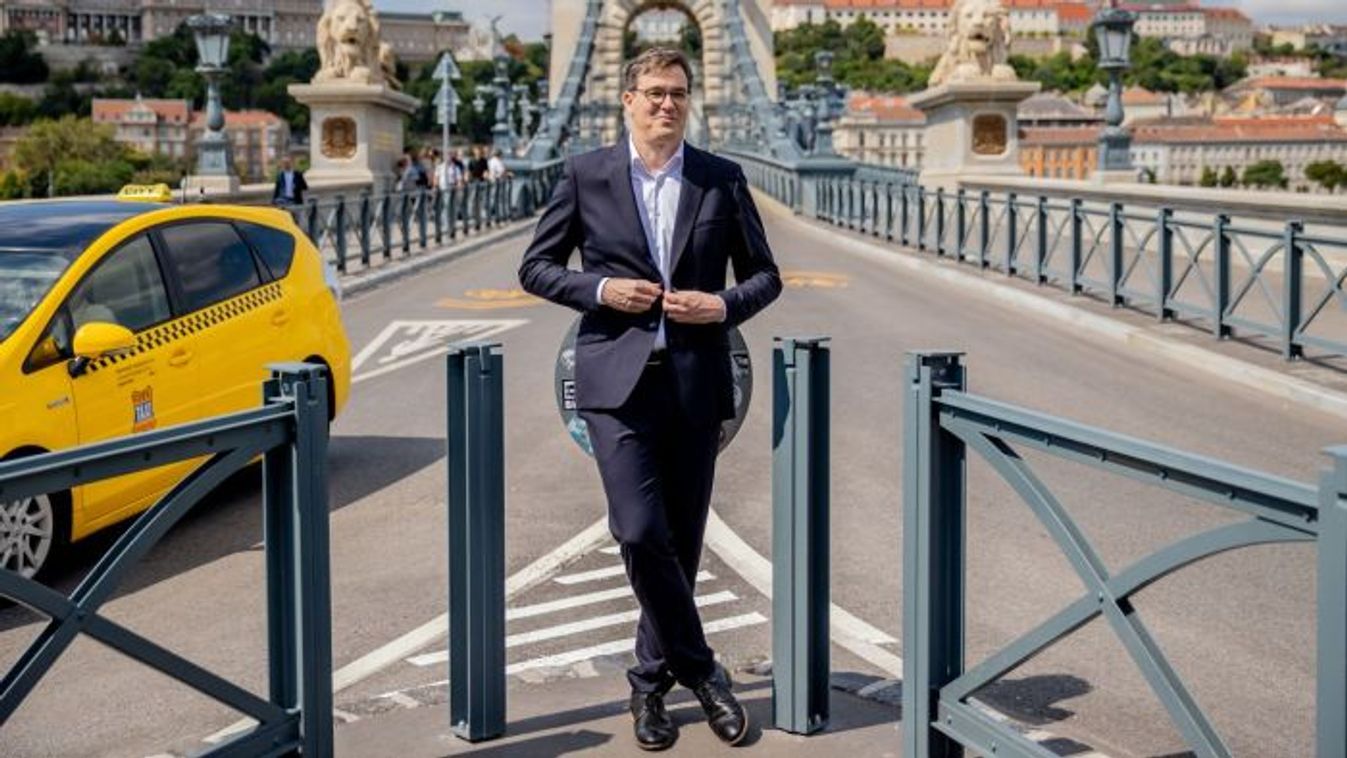 Budapest Mayor Gergely Karacsony at the inauguration of Budapest's renewed Chain Bridge on August 4, 2023. (Photo: Sandor Csudai) 