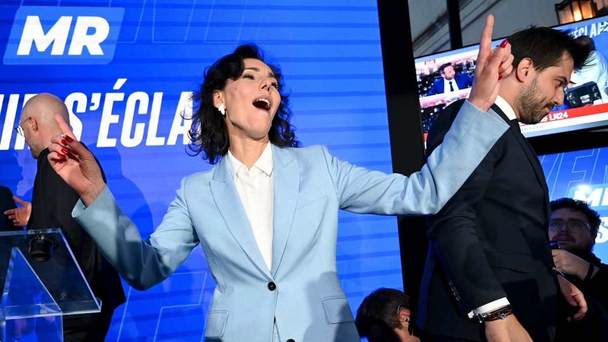 Egy háborúpárti liberális botránypolitikus mutatta be a 72 órás túlélőcsomag részleteit