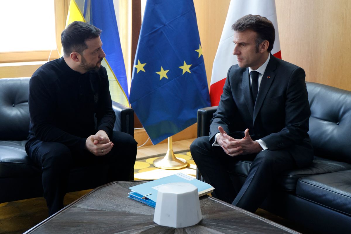 Emmanuel Macron egy nemzetközi biztonsági erőt akar létrehozni Ukrajna számára