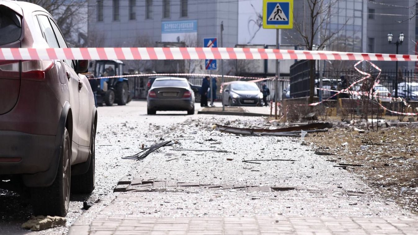 A romba dőlt épületek és a pusztítás látható a Leninszkij városi körzetben (Vidnoje) és Domogyedovóban (Yam falu) egy hajnali 4 órakor történt hatalmas dróntámadás után Moszkvában, Oroszországban, 2025. március 11-én. A támadásban