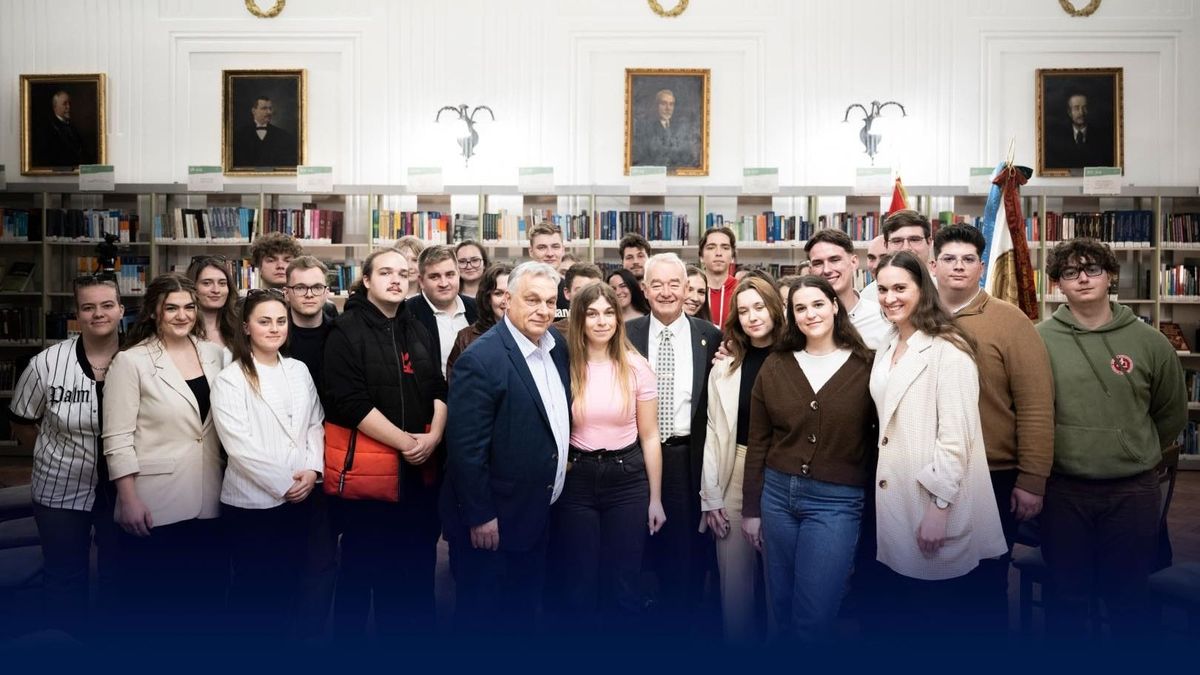 A zebrákról is kérdezték Orbán Viktort az Állatorvostudományi Egyetem hallgatói
