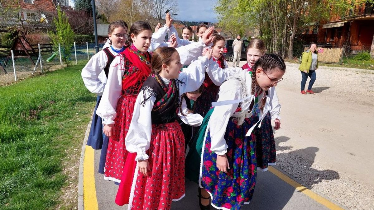 Áldott húsvétot, Magyarország! + videó