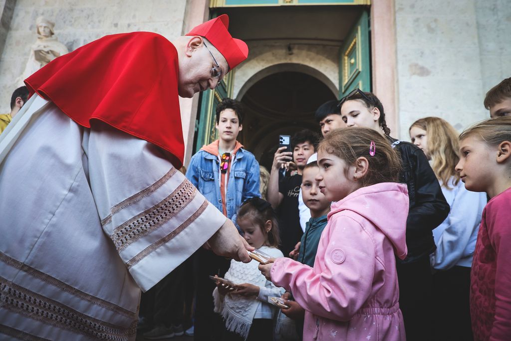 Húsvéti szent mise az esztergomi Bazilikában. A misét Erdő Péter biboros celebrálta.