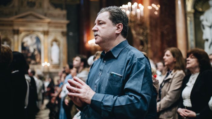 rengetegen imádkoztak Ferenc Pápáért