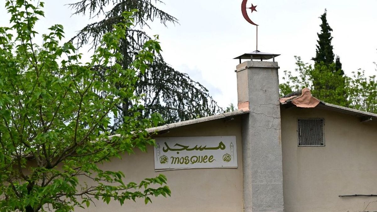 Olaszországban adta fel magát a férfi, aki egy francia mecsetben gyilkolt