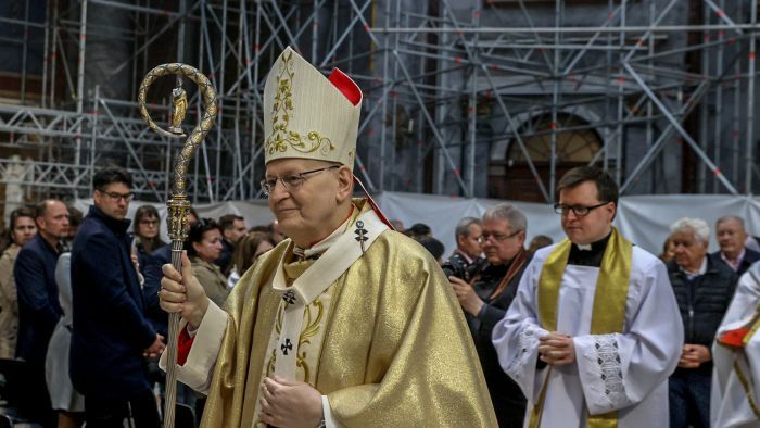 Húsvéti szent mise az esztergomi Bazilikában. A misét Erdő Péter biboros celebrálta.