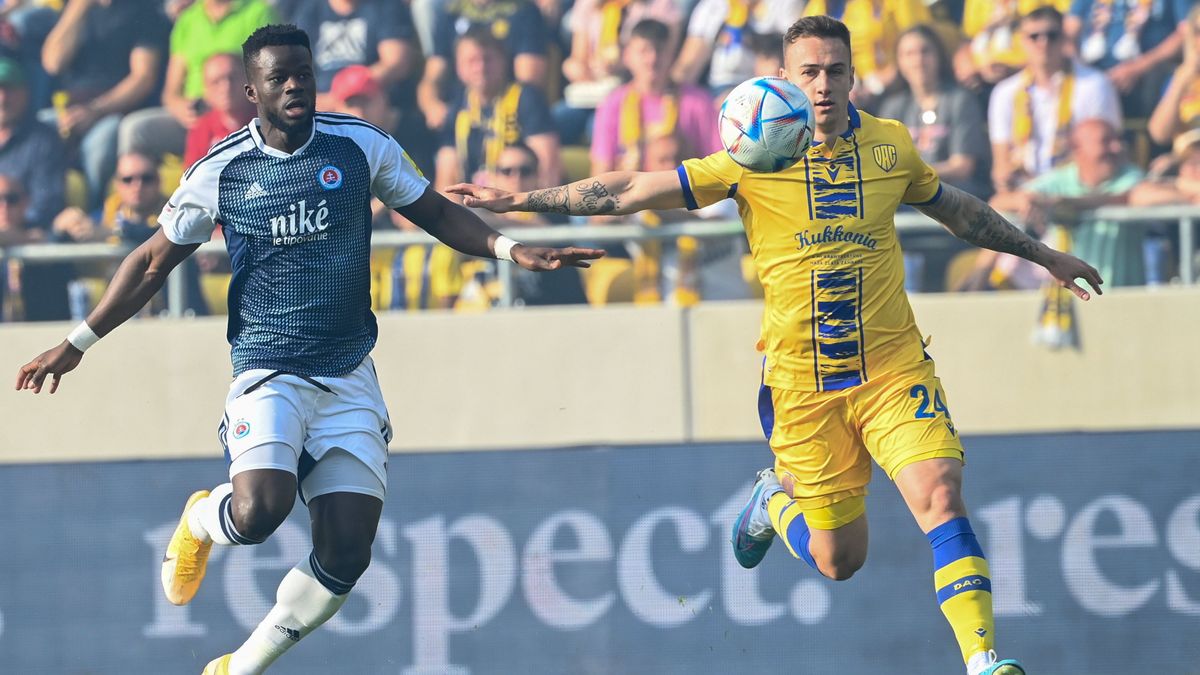 A sárgamezes DAC nem vehet részt az európai kupaporondon, a Győrrel ellentétben a felvidéki csapatot az UEFA kizárta a Konferencialiga új idényéből, A sárgamezes DAC és a Slovan mérkőzése a legtöbbször nem csak a futballról szól.