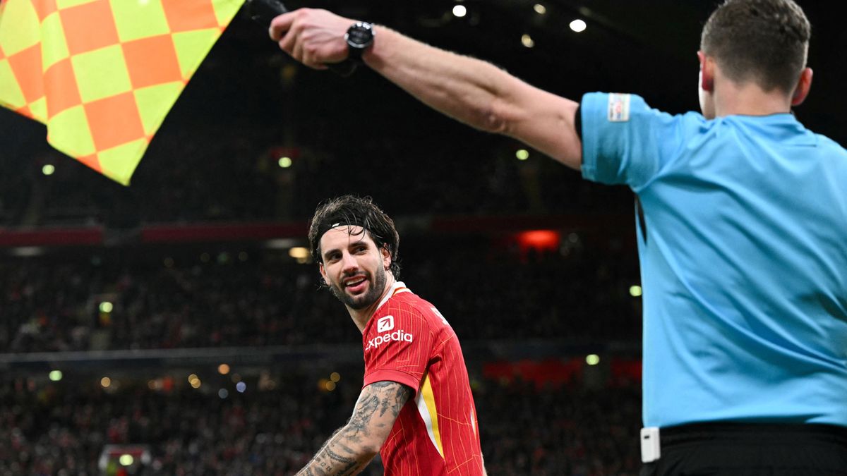 A Liverpool legendája szerint azonnal kiteszik Szoboszlait a kezdőből, ha ez megtörténik