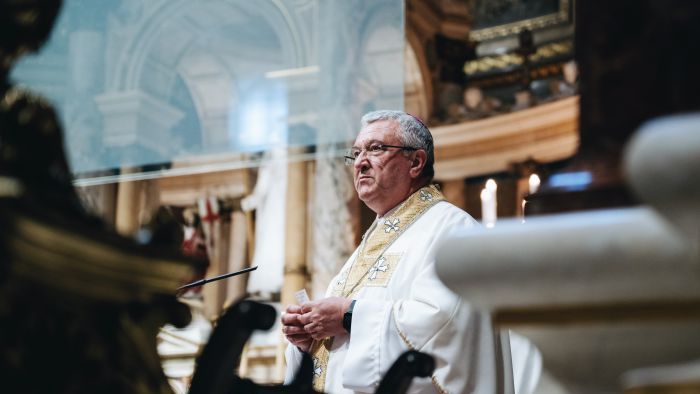 rengetegen imádkoztak Ferenc Pápáért