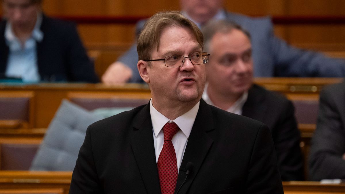 A veszélyhelyzetről vitázik az Országgyűlés