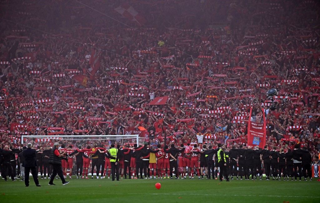 A Liverpool-szurkolók felejthetetlen estét csaptak a Spurs legyőzése után