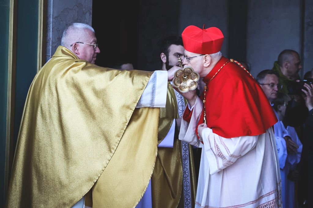 Húsvéti szent mise az esztergomi Bazilikában. A misét Erdő Péter biboros celebrálta.