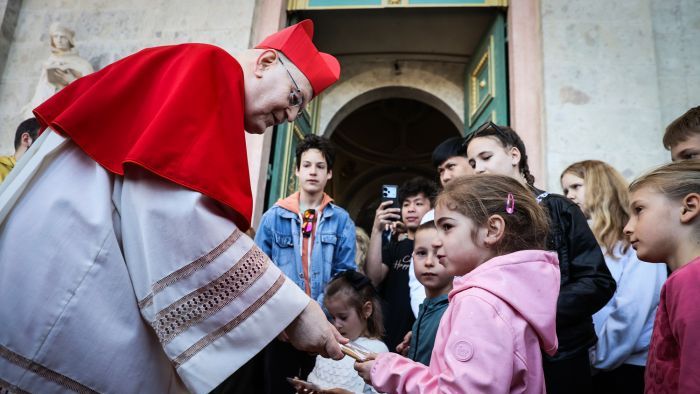 Húsvéti szent mise az esztergomi Bazilikában. A misét Erdő Péter biboros celebrálta.