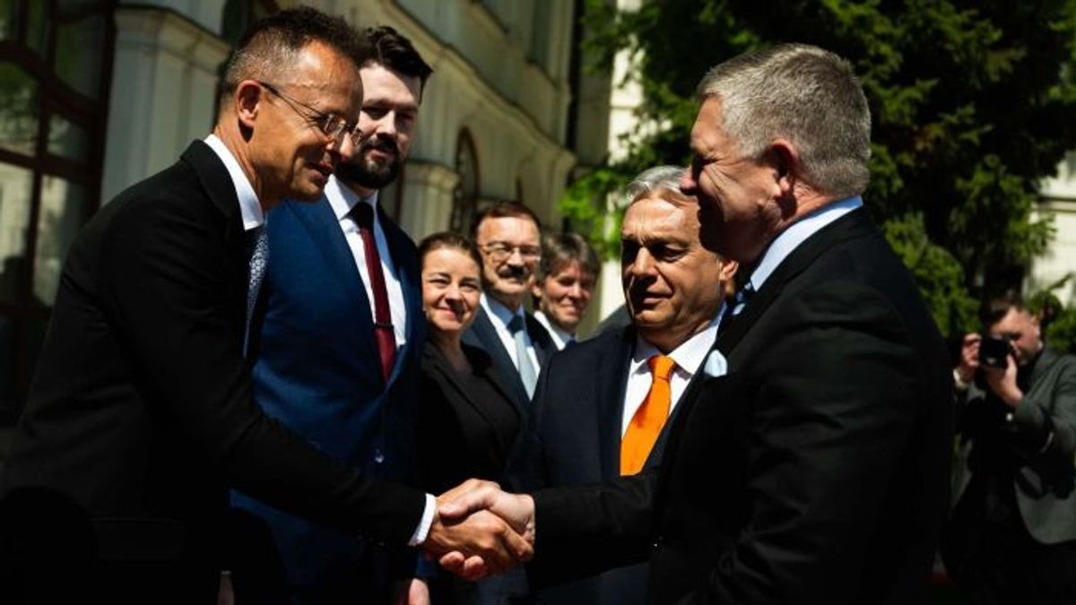 Hungary FM: We Stand Together for Peace