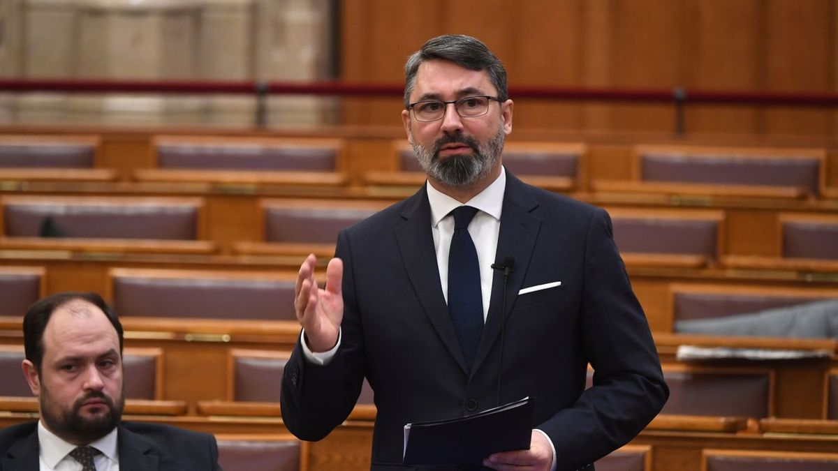 Hidvéghi Balázs: A kormány megszüntetné a kettős mércét, a baloldal ezt nem támogatja