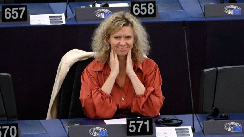 Tüntetés a tiszás Kollár Kinga botrányos kijelentése miatt 
