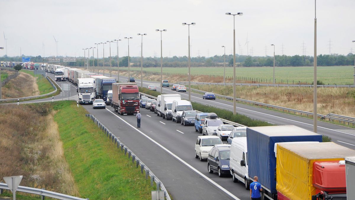 Már több kilométeres a torlódás az M3-ason Budapest felé