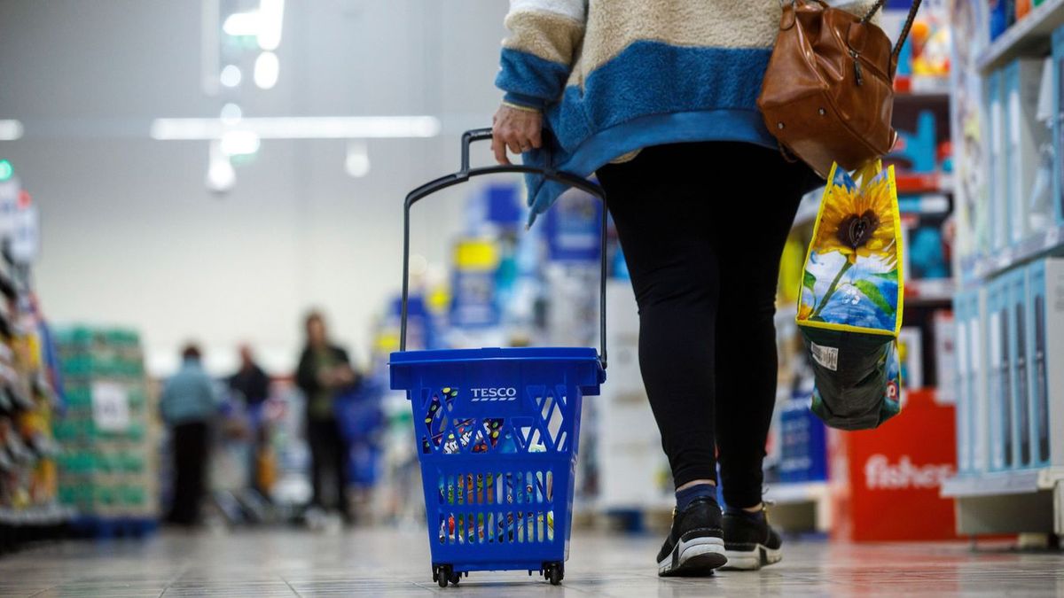 Kiderült, mikor zárnak a boltok a hosszú hétvégén