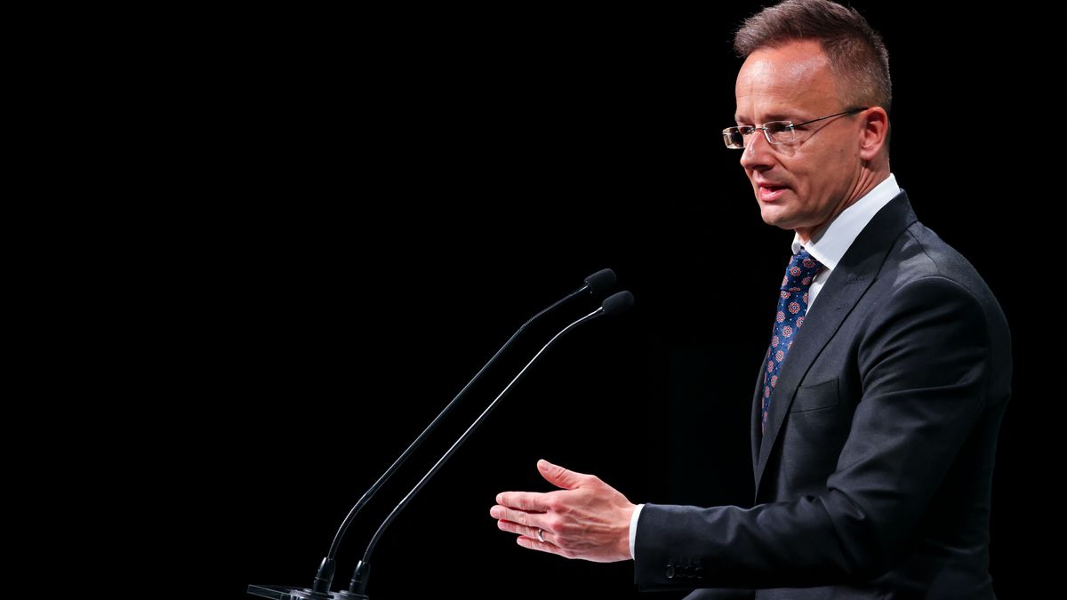 Szijjártó Péter: Egyedül a magyarok állíthatják meg Ukrajna erőltetett tempójú EU-csatlakozását