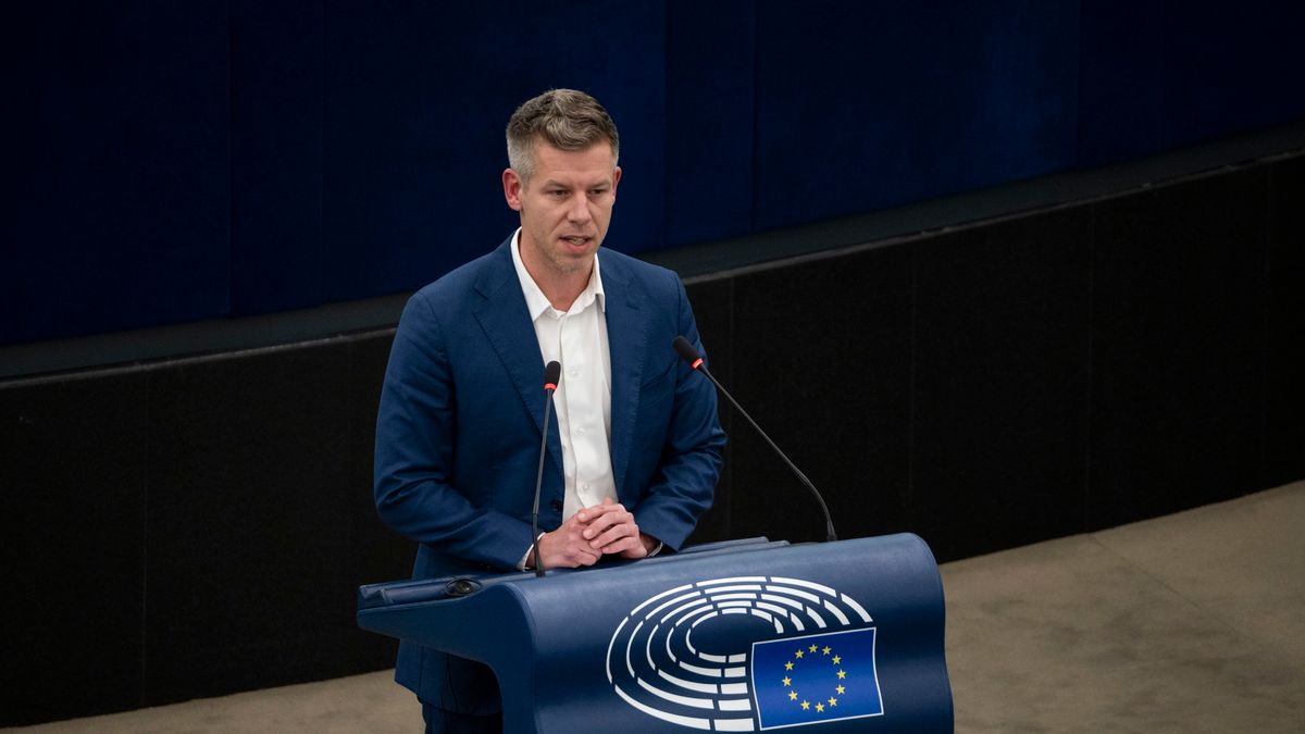 Ingyenjegyekkel csábították a tiszásokat oda, ahova Magyar Péter el se ment