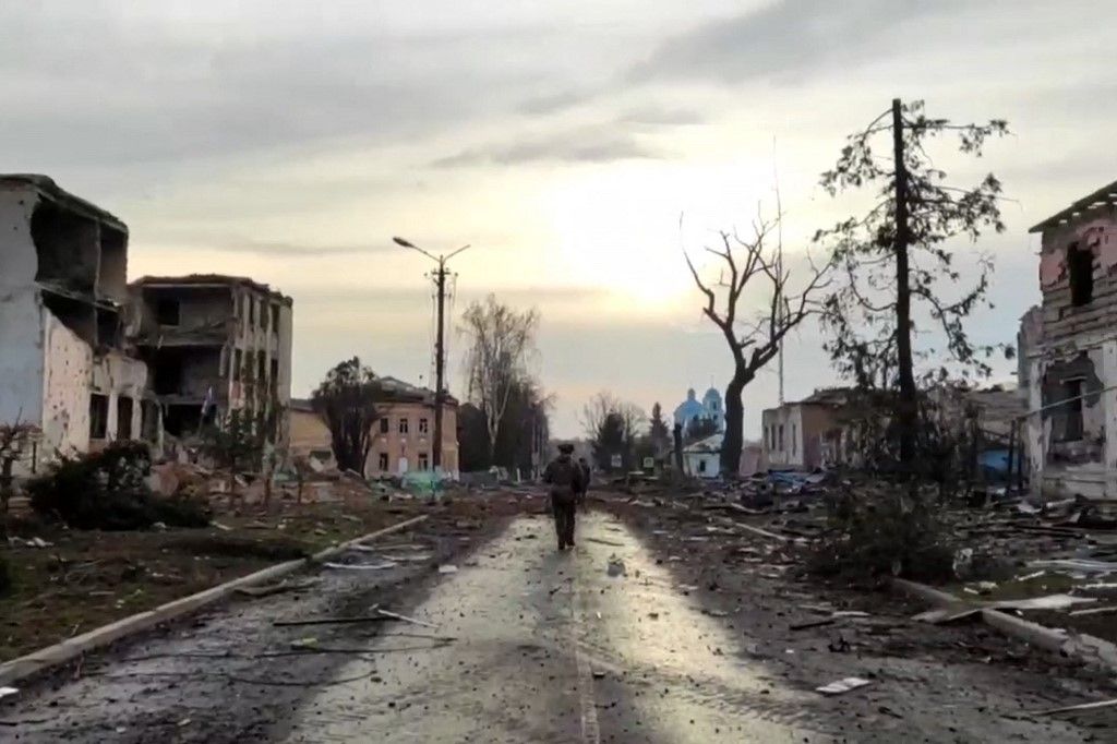 This undated video grab taken from a handout footage released by the Russian Defence Ministry on March 15, 2025, shows Russian soldiers walking along destroyed buildings in Sudzha, Kursk region, amid the ongoing Russian-Ukrainian conflict. Russia said on March 13, 2025, it had taken full control of Sudzha, a town in the Kursk region that fell to Ukrainian troops shortly after their shock offensive in August 2024. (Photo by Handout / Russian Defence Ministry / AFP) / XGTY / RESTRICTED TO EDITORIAL USE - MANDATORY CREDIT "AFP PHOTO / RUSSIAN DEFENCE MINISTRY" - NO MARKETING NO ADVERTISING CAMPAIGNS - DISTRIBUTED AS A SERVICE TO CLIENTS