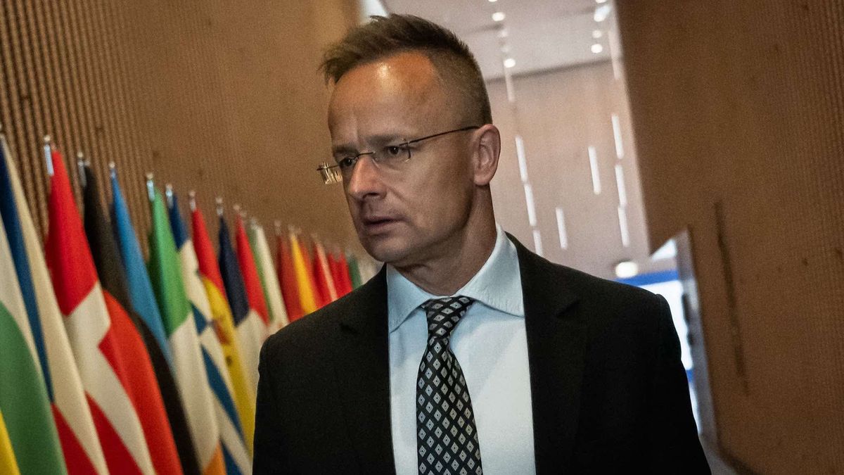 Hungary FM: We Will Not Allow Making Hungarians Pay the Price for Senseless Support for Ukraine