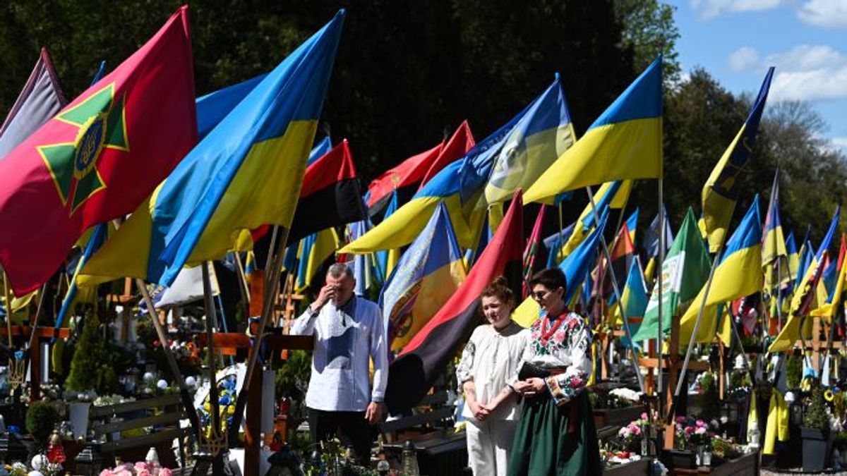 Where Even the Dead Are for Sale: Corruption Is Devouring Wartime Ukraine