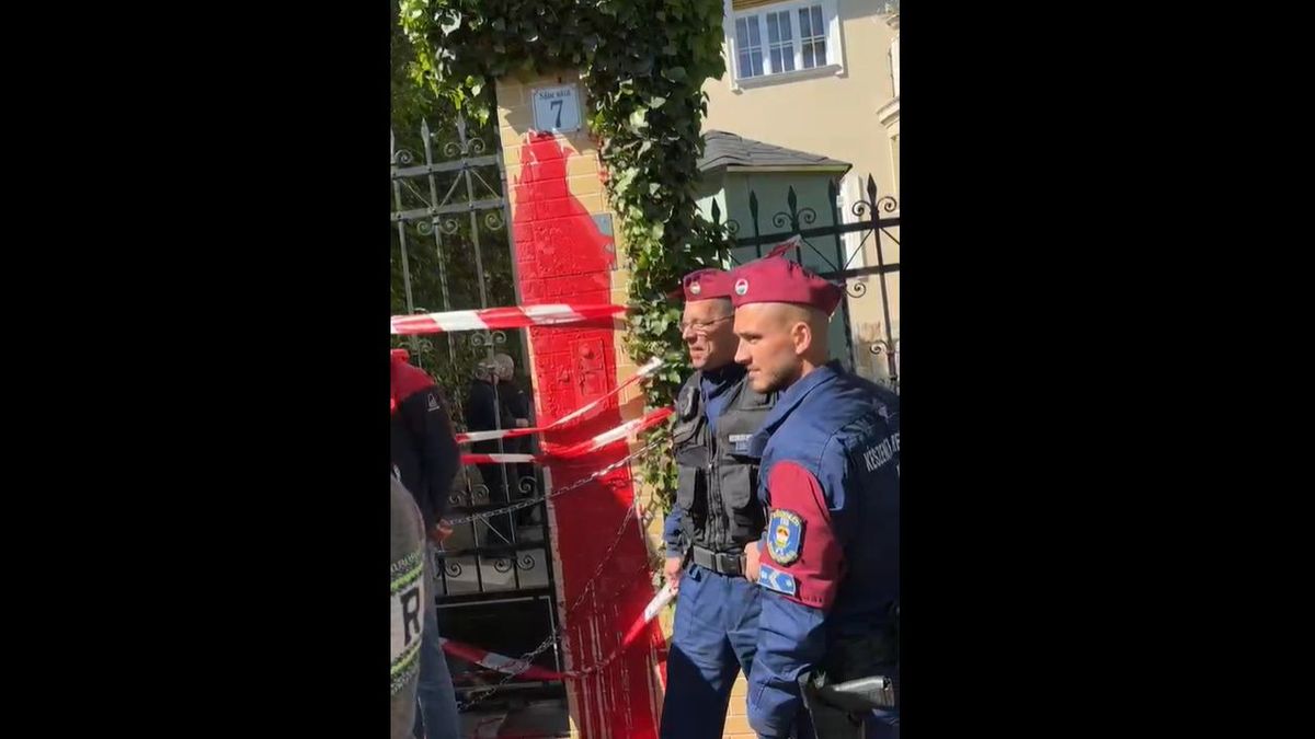 Festékkel akciózott a Momentum, ilyen rongálásért korábban bírságot kellett fizetni