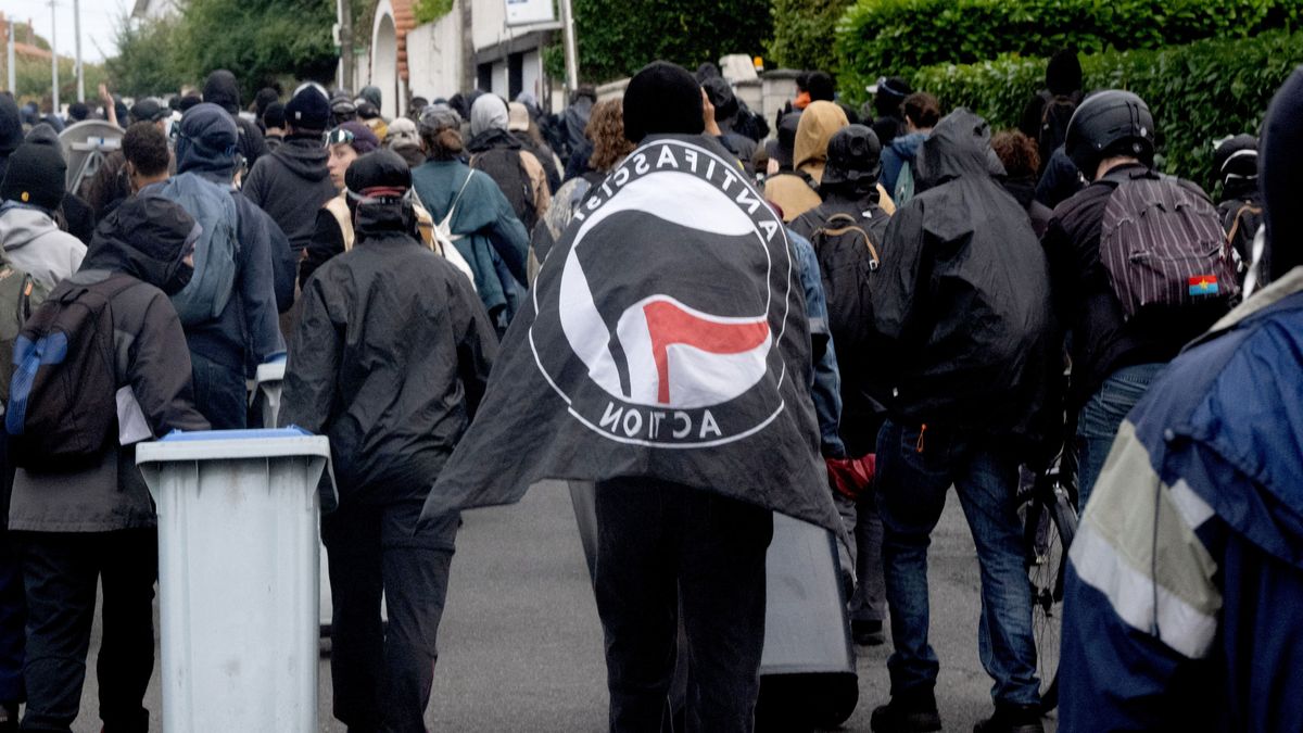 Nem adják ki az olaszok az antifa támadót, rövid volt a tárgyalás