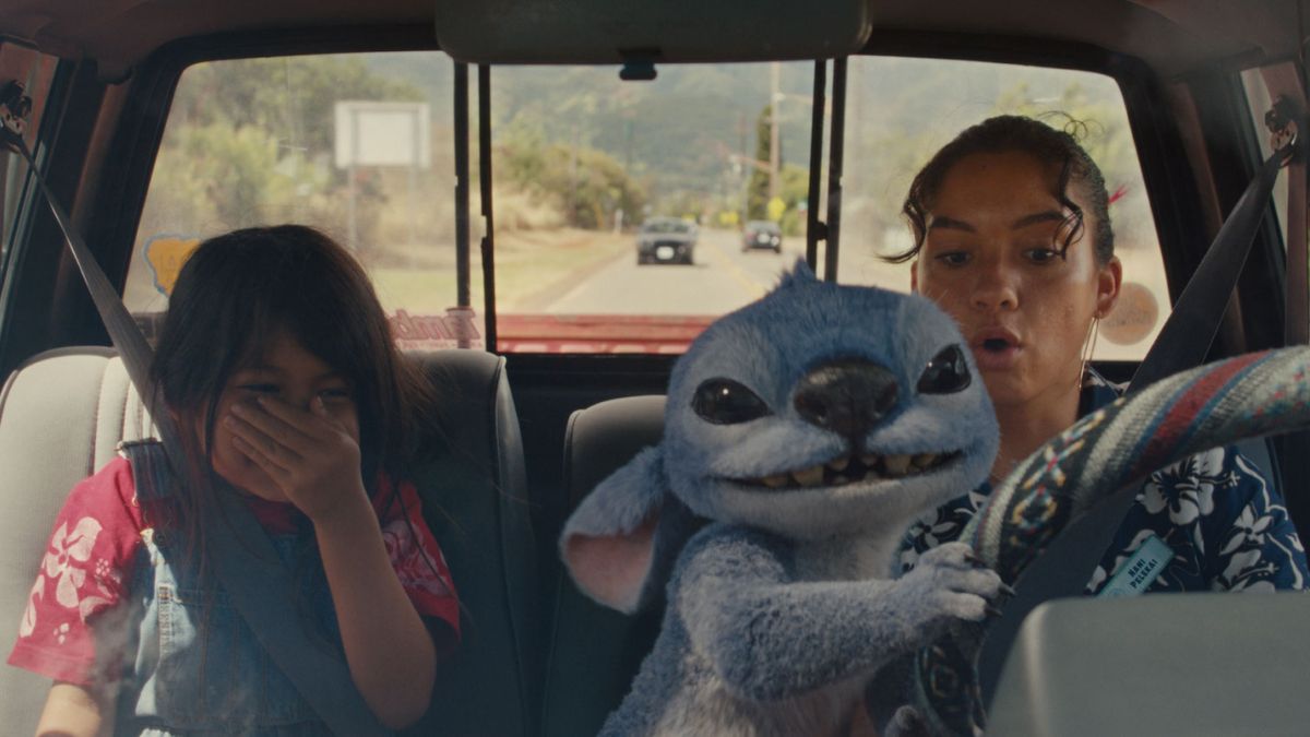 Kicsik és nagyok tolonganak a mozipénztáraknál, sokan kíváncsiak az új Lilo és Stitch filmre