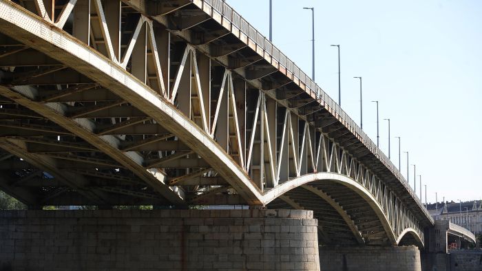 20250509 budapest petofi hid rozsdasodik havran zoltan magyar nemzet