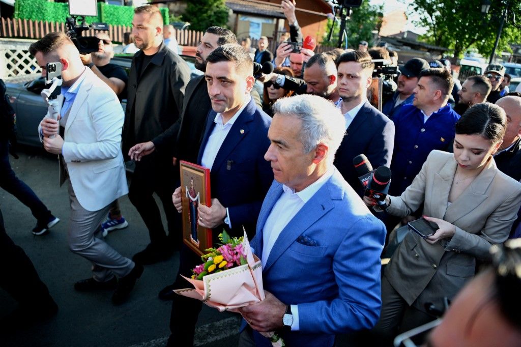 George Simion, az AUR párt elnökjelöltje az első forduló napján