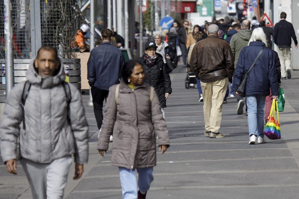 AUSTRIA; VIENNA; 20250312; People walk on Favoritenstrasse in Vienna's 10th district, Favoriten, on March 10, 2025. The district of Favoriten is one of Vienna's districts with a very high proportion of migrants. - 20250311_PD16796 (Photo by ALEX HALADA / APA-PictureDesk / APA-PictureDesk via AFP)