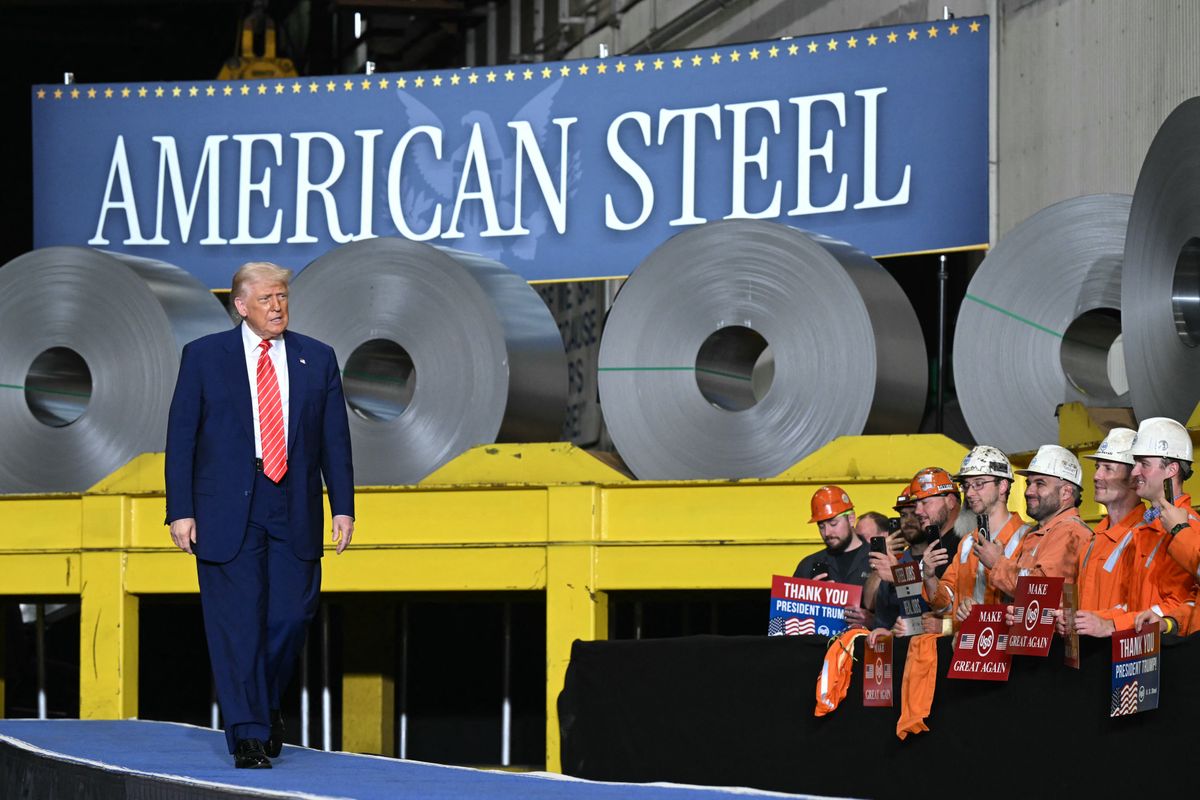 Donald Trump elkötelezte magát a hazai acélipar mellett