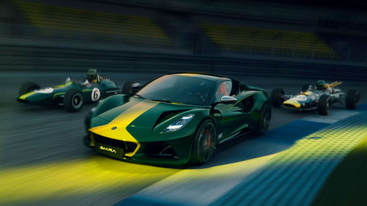 Jim Clark 60 évvel ezelőtti sikere előtt tiszteleg a Lotus Emira Clark Edition