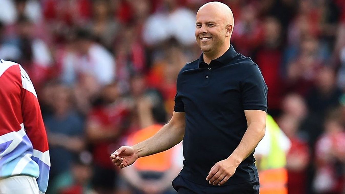 Arne Slot a Liverpool 20 évvel ezelőtti BL-drámája idején Pető Tamással együtt ünnepelte a NAC Breda bennmaradását