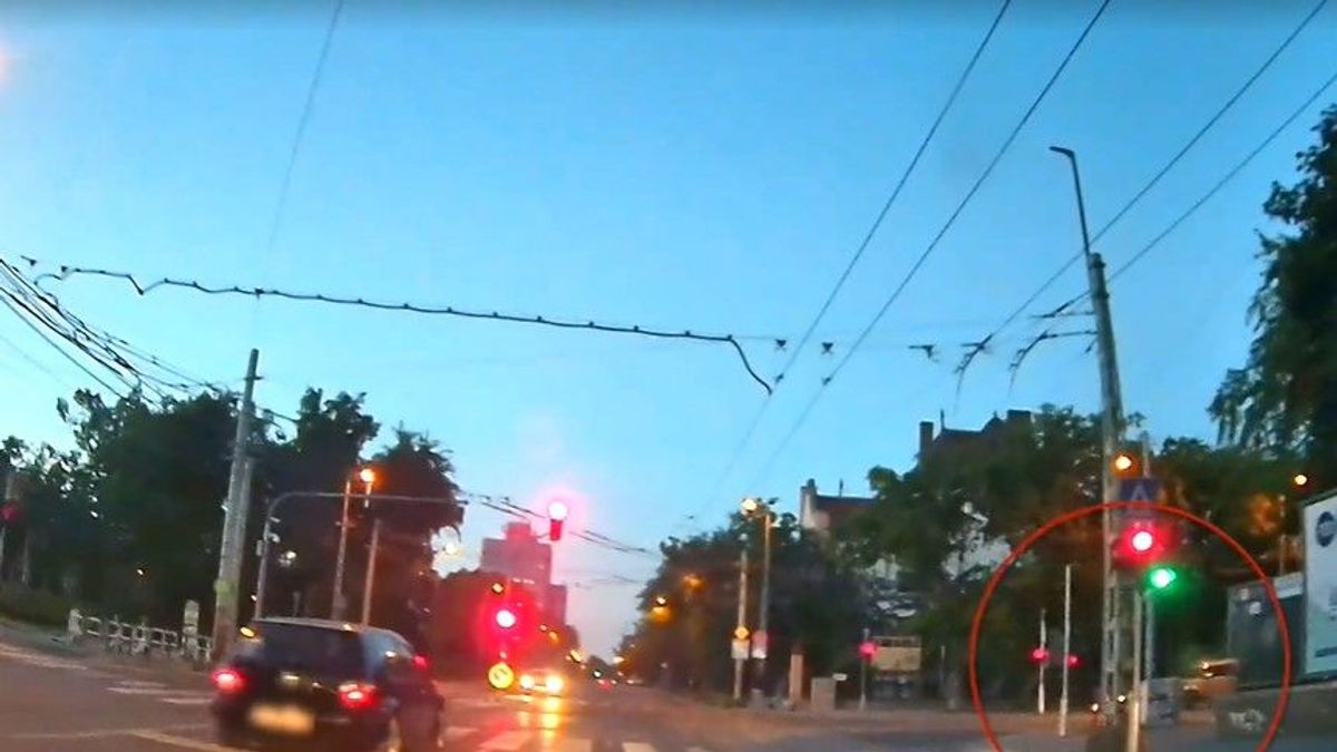 Nem számolt a rendőrrel a tanuló vezető, amikor eldöntötte, hogy szabálytalan lesz + videó