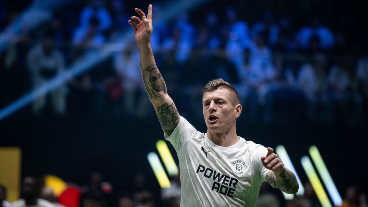A Real Madrid legendája játékvezetőként tűnt fel, miközben a klub bíróellenes hadjáratot folytat